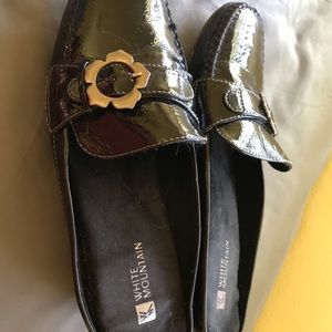 White Mountain Black patent mules